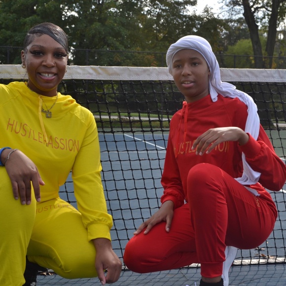 Tracksuit - Picture 5 of 11